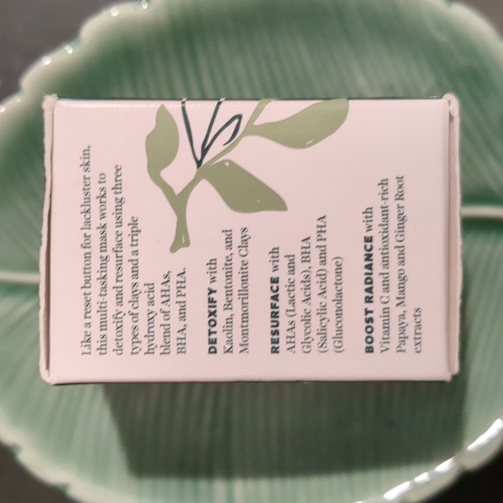 Dual Detox Mask - For All Skin Types - Picture 2 of 4